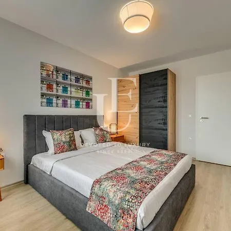 Apartment Tokiyo: A Lovely Center 2 Bedrooms With Private Parking *